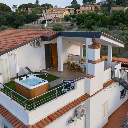 Loft Incantevole Con Idromassaggio Esterno Privato パッティ エクステリア 写真